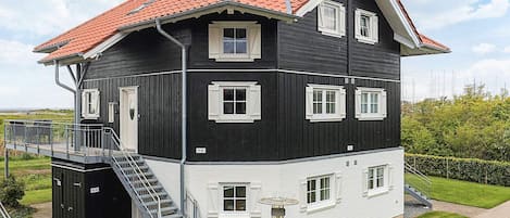House | Exterior