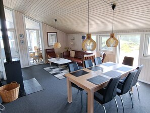 House | Dining - 8 Person Holiday Home in Fano (Fano)