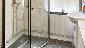 House | Bathroom