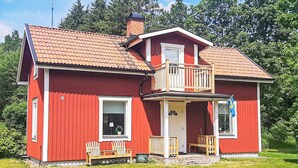 House | Exterior - 7 Person Holiday Home in Motala (Motala)