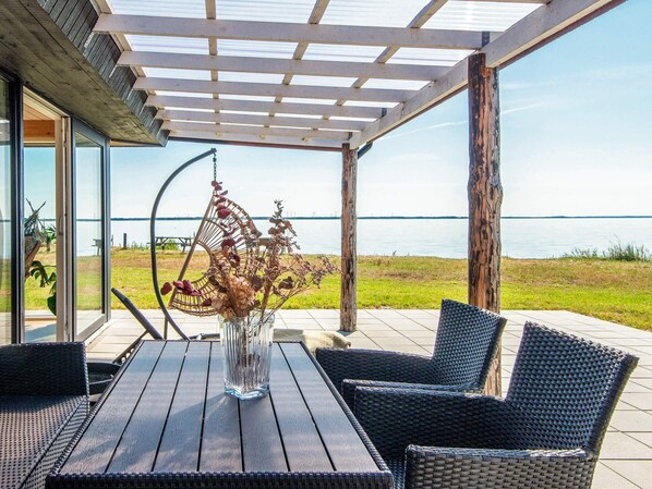 House | Water view