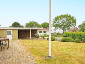 House | Outdoor dining - 8 Person Holiday Home in Borkop (Borkop)