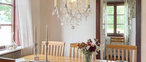 House | Dining