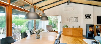 6 Person Holiday Home in Dronningmolle