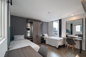 Phòng 2 giường đơn Premium | 1 phòng ngủ, bàn, truy cập Internet không dây miễn phí, bộ trải giường