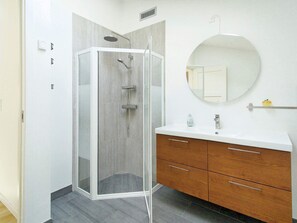 House | Bathroom | Bathtub
