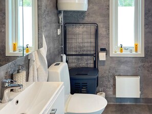 House | Bathroom - 4 Star Holiday Home in Grebbestad-by Traum (Grebbestad)
