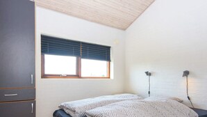 Nhà | 4 phòng ngủ, trang bị nội thất với thiết kế riêng biệt 