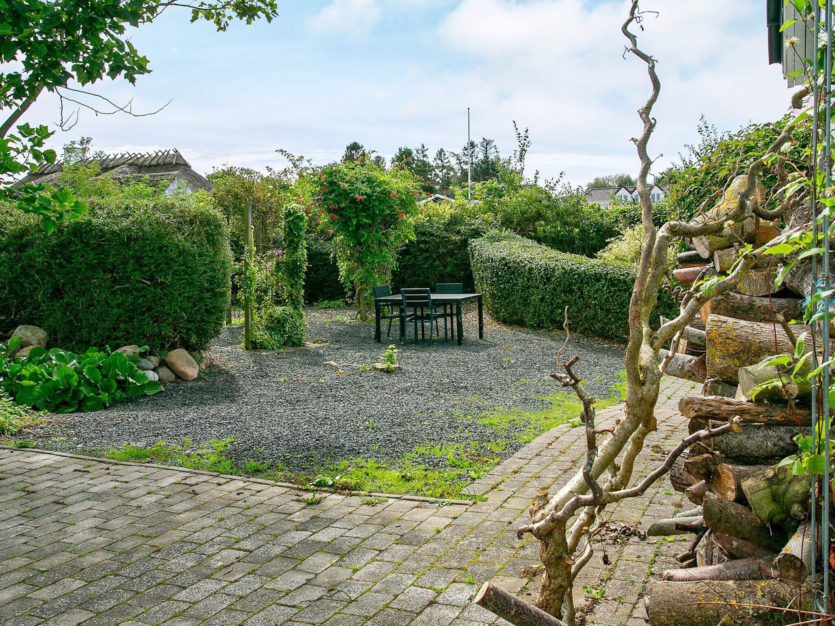House | Outdoor dining