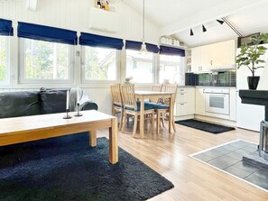 House | Dining - 6 Person Holiday Home in Monsteras (Monsteras)