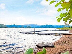 5 bedrooms, individually furnished