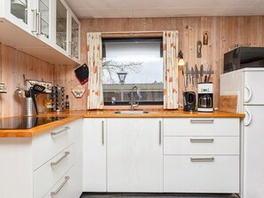 Private kitchen - 5 Person Holiday Home in Farso (Farso)