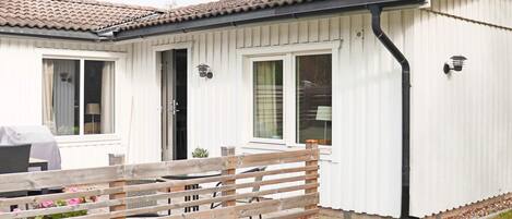 House | Outdoor dining