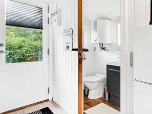 House | Bathroom - 6 Person Holiday Home in Idestrup (Idestrup)