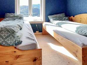 4 habitaciones y muebles diferentes 