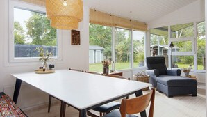 House | Dining - 6 Person Holiday Home in Glesborg (Glesborg)