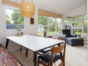 House | Dining - 6 Person Holiday Home in Glesborg (Glesborg)