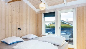 House - 8 Person Holiday Home in Egernsund (Broager)