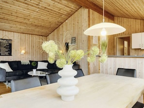 House | Dining - 4 Star Holiday Home in Vaeggerlose (Vaeggerlose)