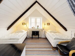 2 bedrooms, individually furnished - 4 Person Holiday Home in Marstal (Marstal)