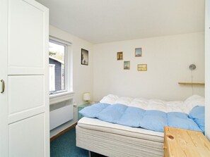 House | 3 bedrooms, individually furnished