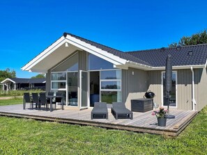 Exterior - Modern Beach House in Marielyst - By Traum Ferienwohnungen (Vaeggerlose)