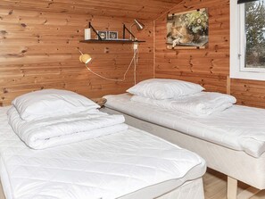 2 bedrooms, individually furnished - 4 Person Holiday Home in Logstor (Logstor)