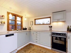 House | Private kitchen - 4 Person Holiday Home in Vaeggerlose (Vaeggerlose)