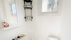 House | Bathroom