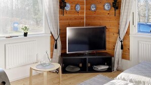 House | 1 bedroom, individually furnished