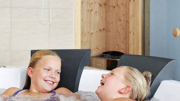 House | 6 bedrooms, individually furnished