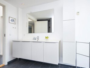 House | Bathroom