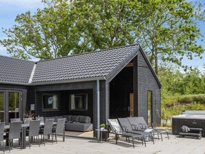 House | Exterior - Spacious Retreat for 20 - By Traum Ferienwohnungen (Henne)