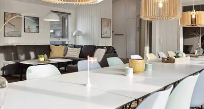 Spacious Retreat for 20 - By Traum Ferienwohnungen