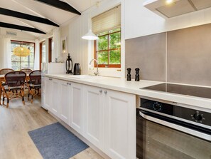 House | Private kitchen - 5 Person Holiday Home in Rodby (Rodby)
