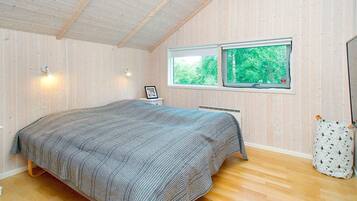 4 bedrooms, individually furnished