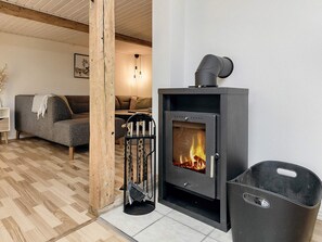 3 bedrooms, individually furnished - 6 Person Holiday Home in Idestrup (Idestrup)