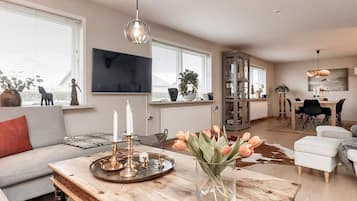 House | Dining