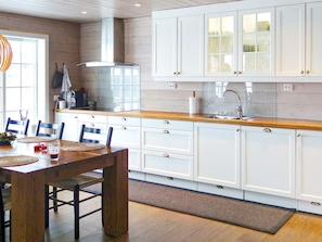 House | Private kitchen - 10 Person Holiday Home in Tjorhom (Sirdal)