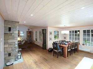 House | Property amenity - 10 Person Holiday Home in Tjorhom (Sirdal)