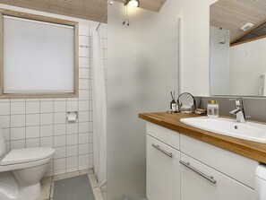 House | Bathroom - 4 Star Holiday Home in Blokhus (Blokhus)