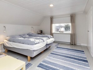House | 3 bedrooms, individually furnished - 6 Person Holiday Home in Laeso (Læsø)
