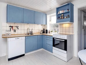 House | Private kitchen - 6 Person Holiday Home in Laeso (Læsø)