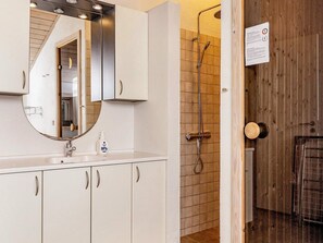 House | Bathroom