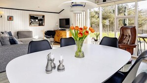 House | Dining - 6 Person Holiday Home in Lokken (Lokken)