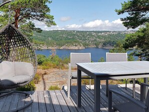 House | Outdoor dining