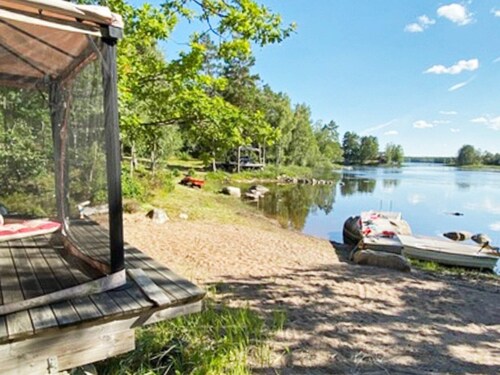 Idyllic Getaway With Private Beach