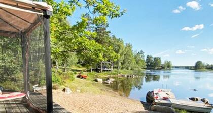 Idyllic Getaway With Private Beach