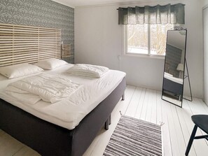 House | 3 bedrooms, individually furnished