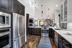 Private kitchen - Exquisite, Private Mountain Home Retreat 4 Bedroom Home by RedAwning (Avon)